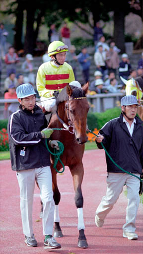 2000/11/04 東京09R