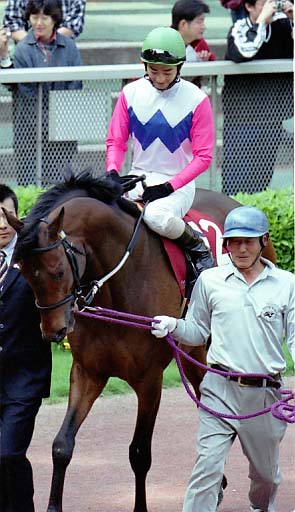 2002/04/27 東京11R